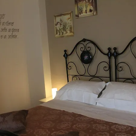 A Casa Di Nonna Bed & Breakfast 4*