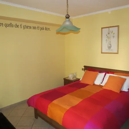 Bed & Breakfast A Casa Di Nonna Massa d'Albe