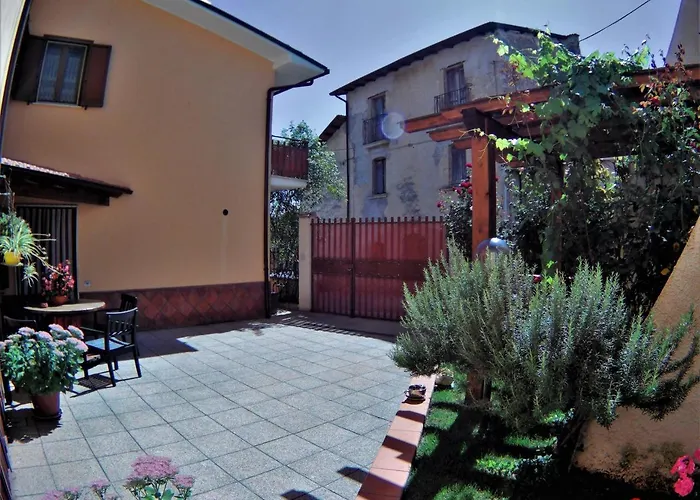 A Casa Di Nonna Couette-café Massa d'Albe